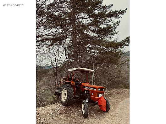 Machinery / Agricultural Machines / Tractors / New Holland / 54C