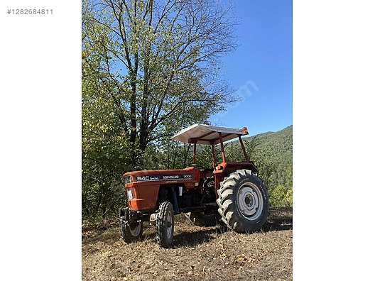 Machinery / Agricultural Machines / Tractors / New Holland / 54C