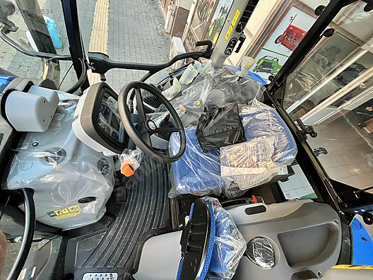 İş Makineleri & Sanayi / Tarım Makineleri / Traktör / New Holland / T5.100 Bluemaster