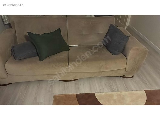 Used & Brand New Items / Home Decor / Furniture / Den & Living Room / Sofa Beds, Couches