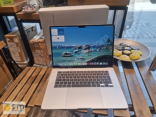 Apple Macbook / Apple Macbook Air 15.3 İNÇ 2025 M4 16GB RAM 256GB
