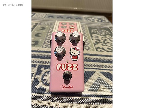 Fender Hello Kitty pink fuzz on sahibinden.com - 1251687498