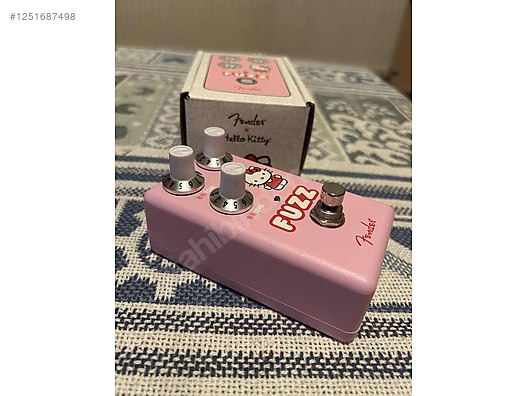 Fender Hello Kitty pink fuzz on sahibinden.com - 1251687498