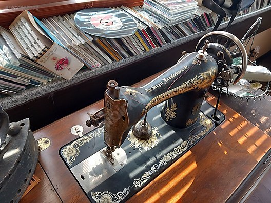 Used & Brand New Items / Antique / Machines / Antique Sewing Machines