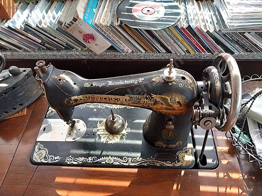 Used & Brand New Items / Antique / Machines / Antique Sewing Machines