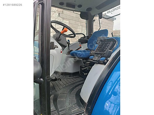 Machinery / Agricultural Machines / Tractors / New Holland / T4.50S