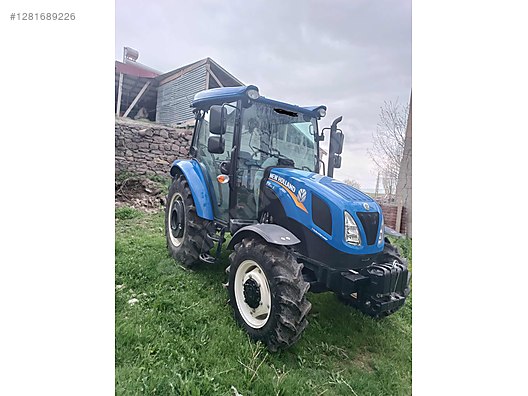 Machinery / Agricultural Machines / Tractors / New Holland / T4.50S
