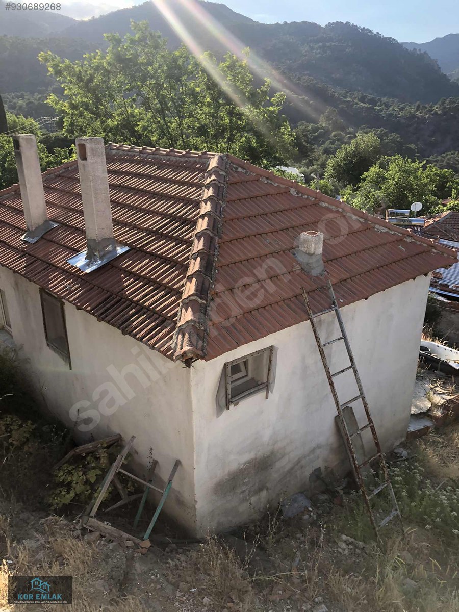 DİKİLİ�YE 17 KM ÇAĞLAN KÖYÜNDE DENİZE YAKIN DOĞA MANZ. KÖY EVİ