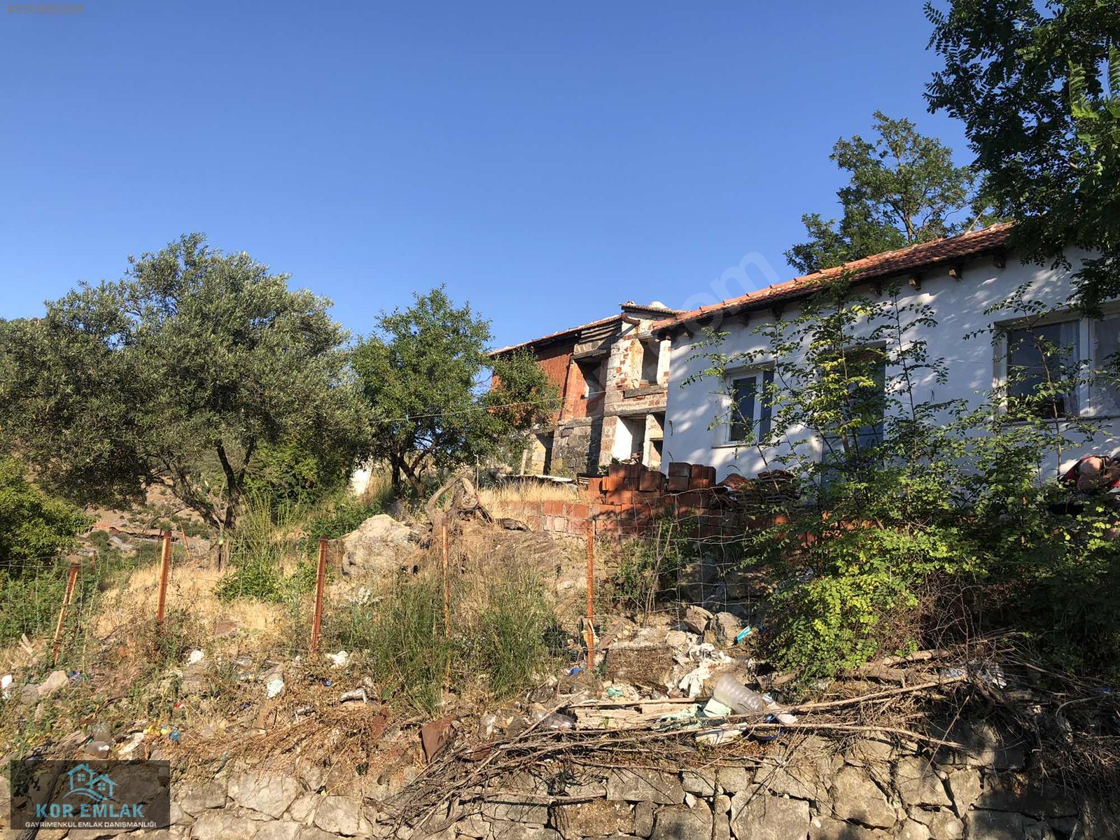 DİKİLİ�YE 17 KM ÇAĞLAN KÖYÜNDE DENİZE YAKIN DOĞA MANZ. KÖY EVİ