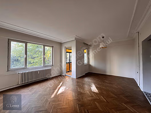 GG NAHİT'TEN Akatlar Eti Sitesinde 2+1 (3+1) Yenilenmiş Daire