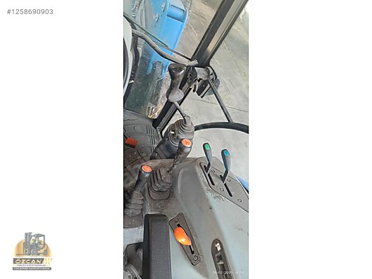 Machinery / Agricultural Machines / Tractors / New Holland / T4.65