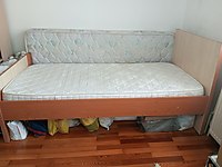 Tek kisilik yatak ve döşek