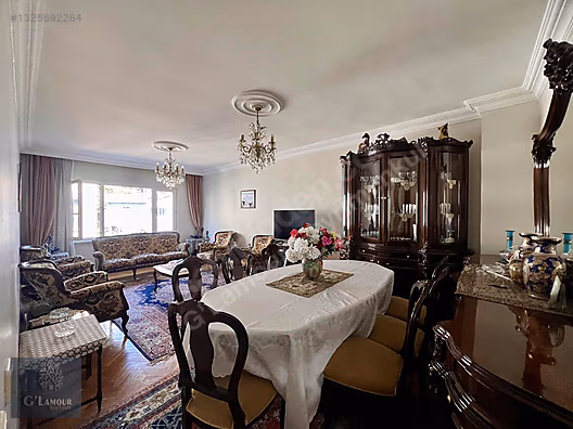 GG NAHİT'TEN İstinye Boğaziçi Sitesi D5 Blokta Satılık 3+1 Daire