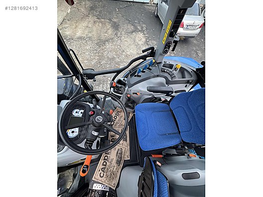 Machinery / Agricultural Machines / Tractors / New Holland / T5.110