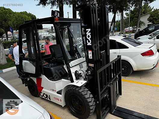 Machinery / Industrial / Carrying & Stacking Equipment / Forklifts / For Sale / Ceylift