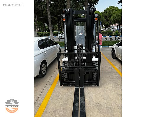 Machinery / Industrial / Carrying & Stacking Equipment / Forklifts / For Sale / Ceylift