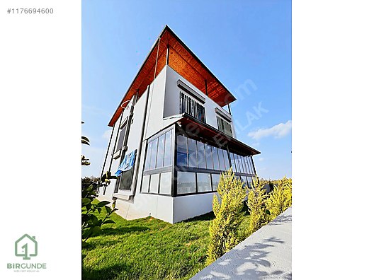 BİR GÜNDE EMLAKTAN FIRSAT VİLLASI SATLIK #1176694600