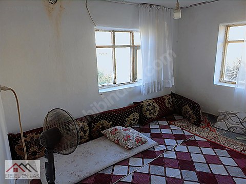 KARACABEY İSMETPAŞA MAHALLESİNDE SATILIK KÖY EVİ...