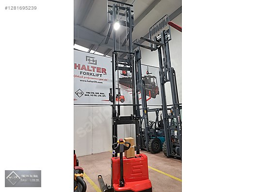 Machinery / Industrial / Carrying & Stacking Equipment / Forklifts / For Sale / Halterlift