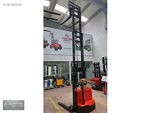 Machinery / Industrial / Carrying & Stacking Equipment / Forklifts / For Sale / Halterlift