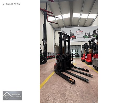 Machinery / Industrial / Carrying & Stacking Equipment / Forklifts / For Sale / Halterlift