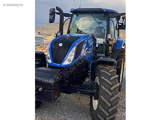 Machinery / Agricultural Machines / Tractors / New Holland / TR6.135S