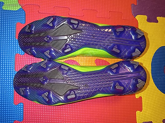 İkinci El ve Sıfır Alışveriş / Spor / Takım Sporları / Futbol / Krampon & Ayakkabı