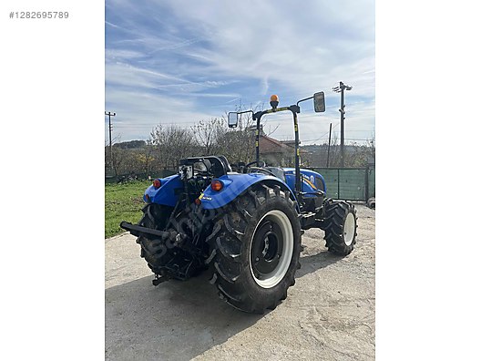 Machinery / Agricultural Machines / Tractors / New Holland / TD4.65B
