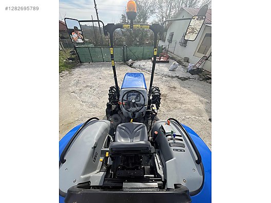 Machinery / Agricultural Machines / Tractors / New Holland / TD4.65B