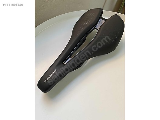 Giant approach shop saddle