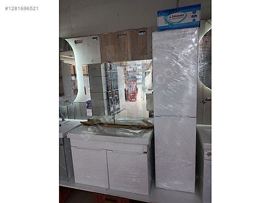 İkinci El ve Sıfır Alışveriş / Bahçe & Yapı Market / Yapı Malzemeleri / Banyo & Mutfak / Banyo Dolabı