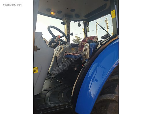 Machinery / Agricultural Machines / Tractors / New Holland / TD5.100