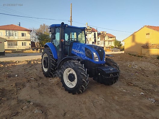 Machinery / Agricultural Machines / Tractors / New Holland / TD5.100