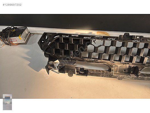 RENAULT AUSTRAL ALPİNE ÖN TAMPON ORTA IZGARA 622547759R - İlan ve