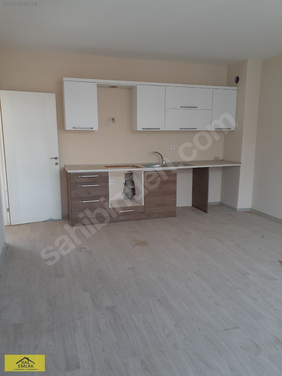 EVKA 5 SİTE İÇERİSİNDE 1+1 TERASLI ÇİĞLİ BAL EMLAKTAN Kiralık Daire