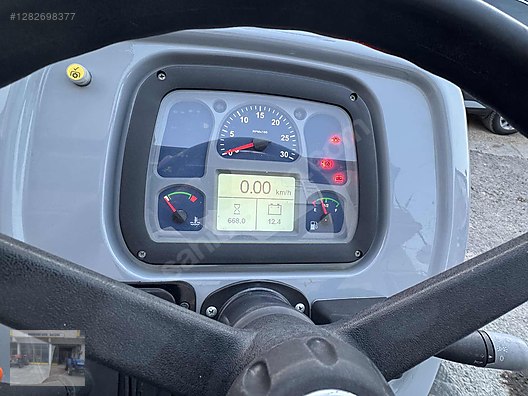 Machinery / Agricultural Machines / Tractors / New Holland / TD4.78B