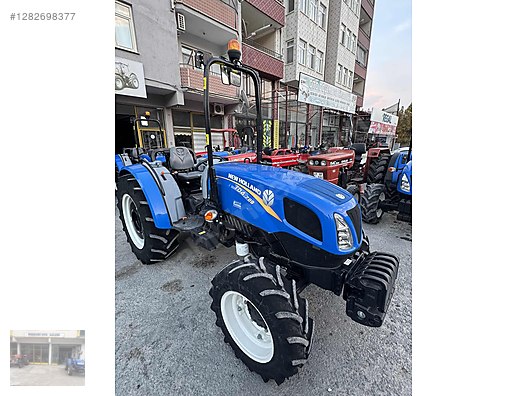 Machinery / Agricultural Machines / Tractors / New Holland / TD4.78B