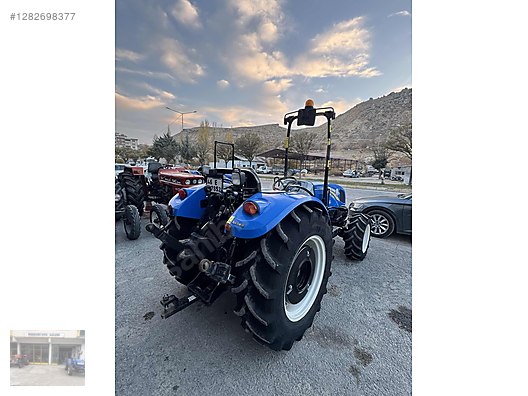 Machinery / Agricultural Machines / Tractors / New Holland / TD4.78B