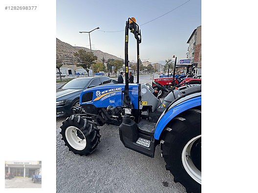 Machinery / Agricultural Machines / Tractors / New Holland / TD4.78B