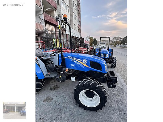 Machinery / Agricultural Machines / Tractors / New Holland / TD4.78B