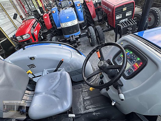 Machinery / Agricultural Machines / Tractors / New Holland / TD4.78B