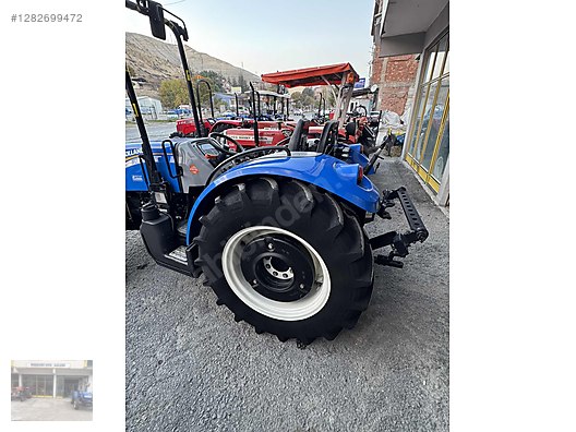 Machinery / Agricultural Machines / Tractors / New Holland / TD4.78B