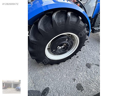 Machinery / Agricultural Machines / Tractors / New Holland / TD4.78B