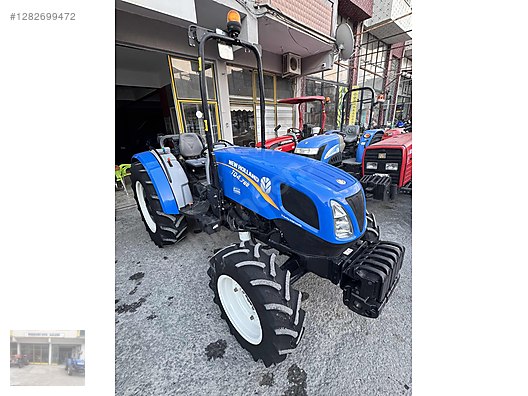 Machinery / Agricultural Machines / Tractors / New Holland / TD4.78B