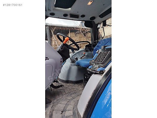 Machinery / Agricultural Machines / Tractors / New Holland / T4.50S