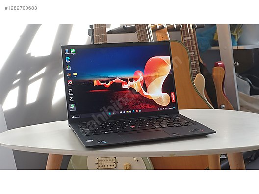 Lenovo / Lenovo Thinkpad X1 Carbon Gen 10 / i7 12th / 32GB RAM