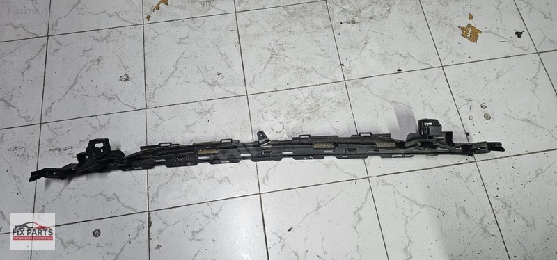 Mercedes C Tampon Braketi (Ön)