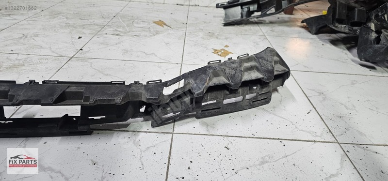 Mercedes E Tampon Braketi (Ön)
