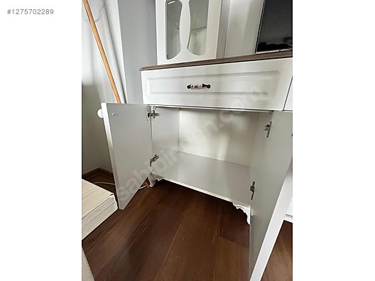 Used & Brand New Items / Home Decor / Furniture / Den & Living Room / TV Unit