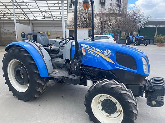 Machinery / Agricultural Machines / Tractors / New Holland / TD4.80B